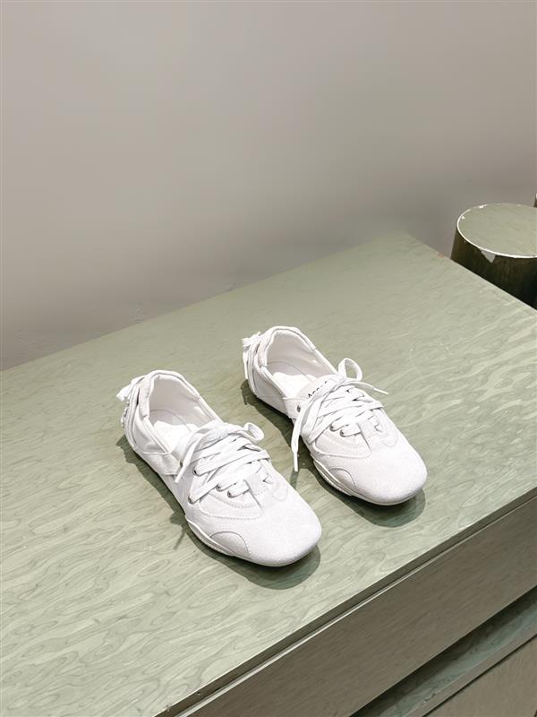 2025112716569878 310